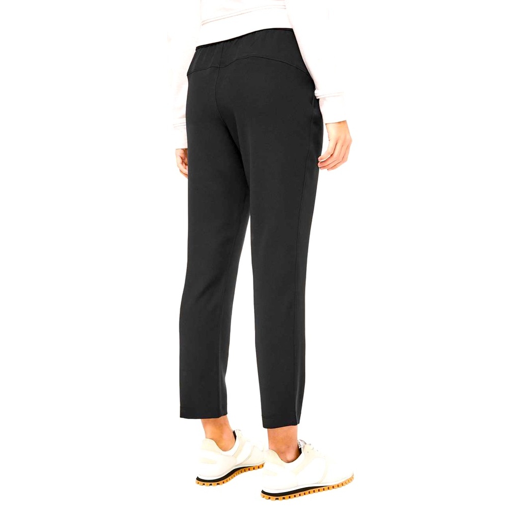 Lululemon Women’s On The Move Athleisure Pants Sz 4 28” black